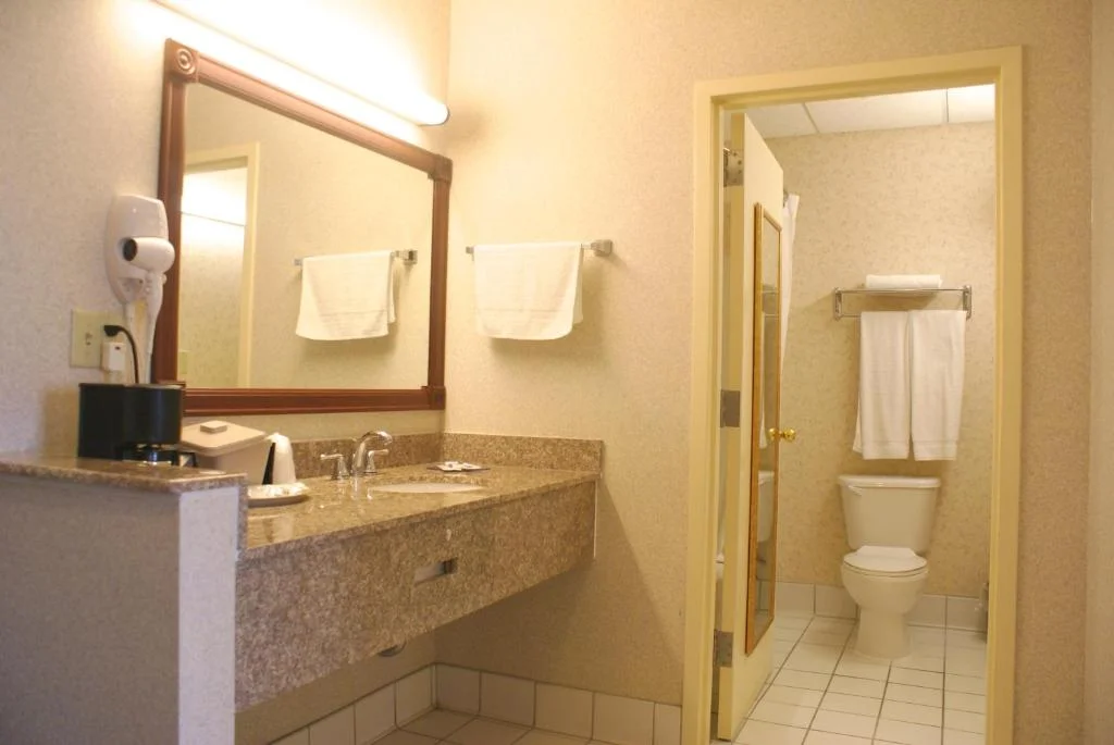 King Room with Spa Bath, Raritan Hotel