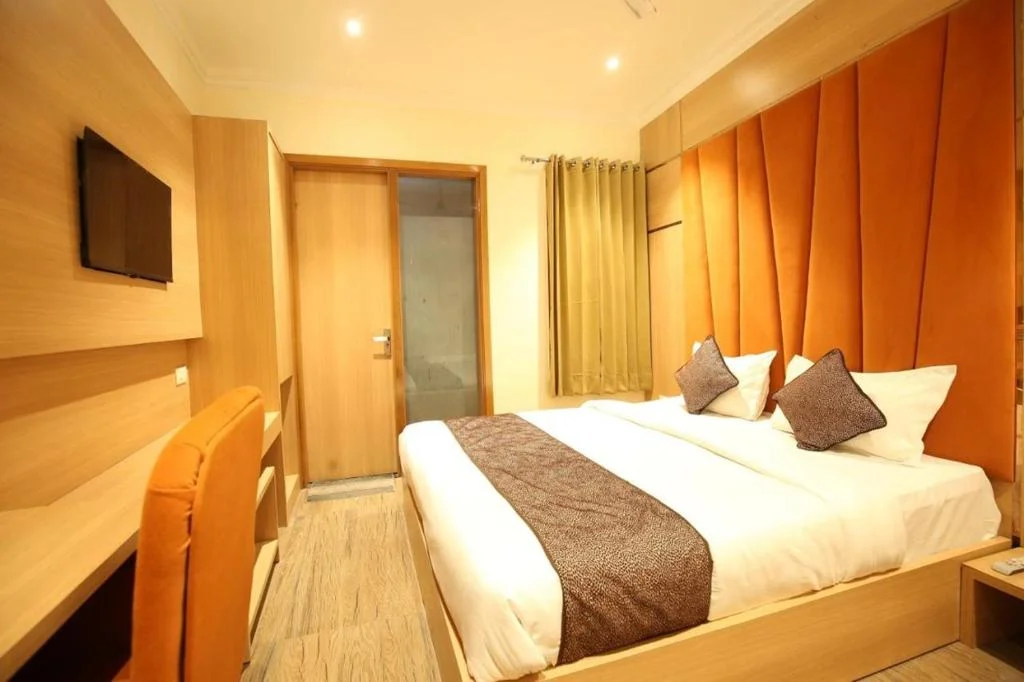 Superior Double Room, Hotel Nayyar Regency Near Bus Stand