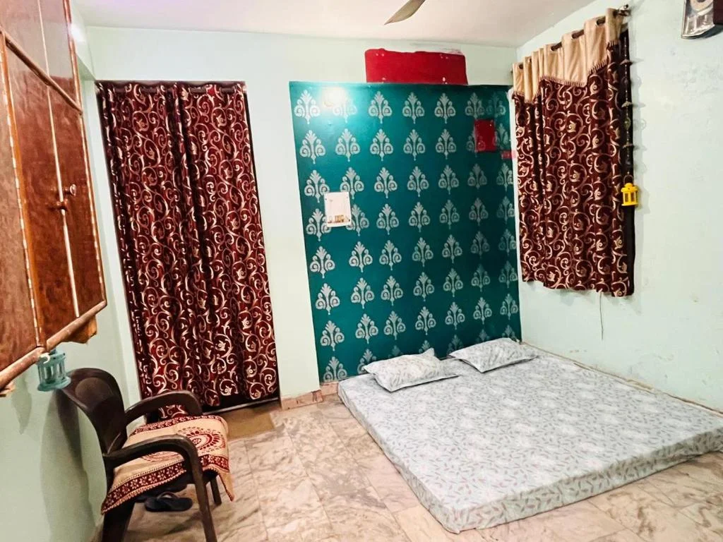 Two-Bedroom Apartment, Family Homestay near Sangam