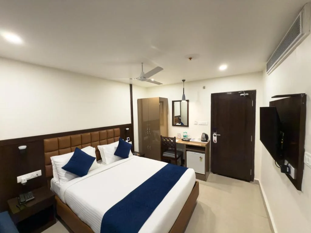 Superior Double Room, Hotel Landridge - HITECH City Hyderabad