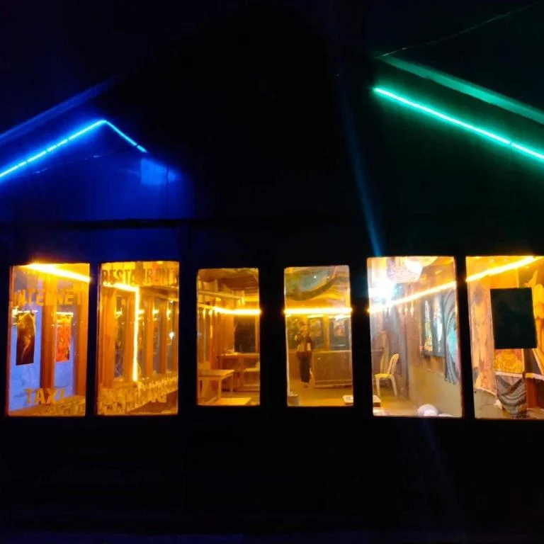 10-Bed Mixed Dormitory Room, Shalom Cafe & Guesthouse