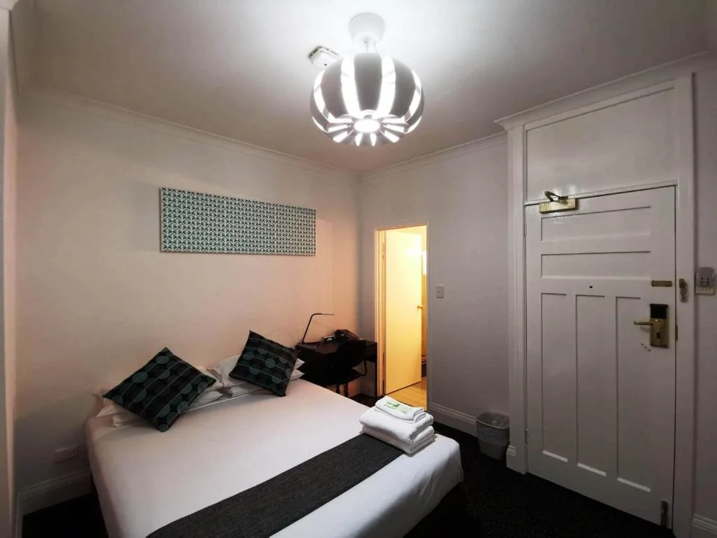 Standard Queen Room, Criterion Hotel Perth