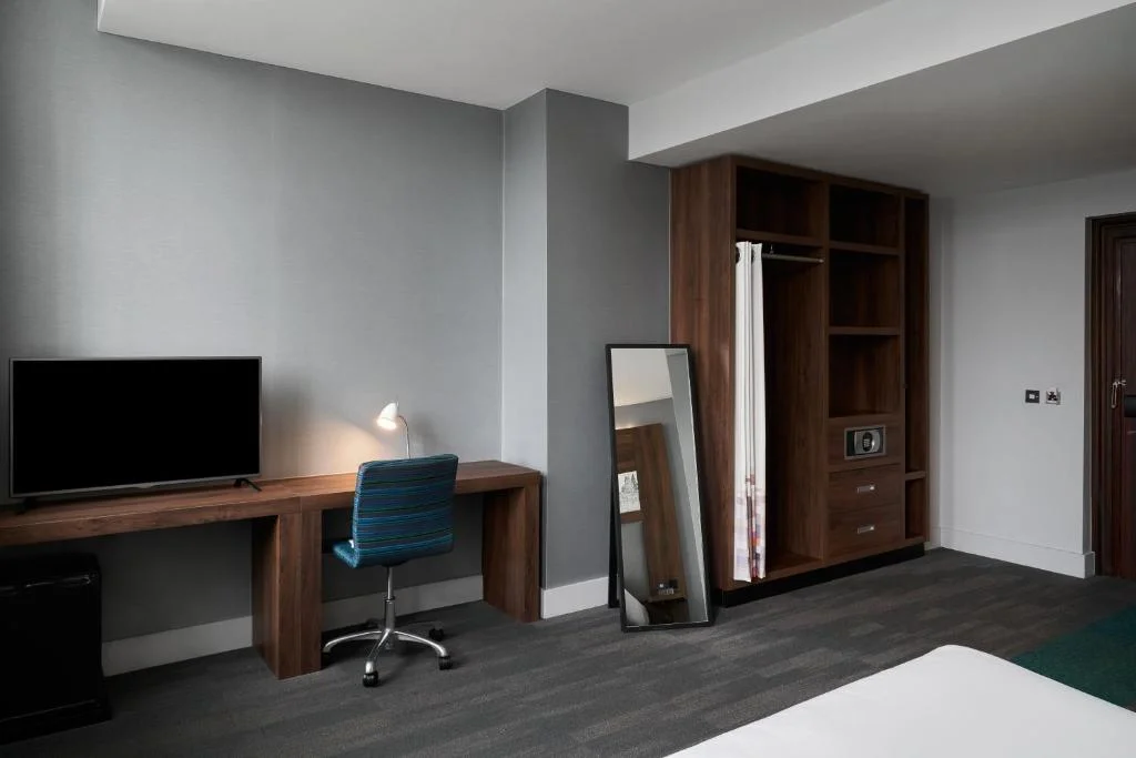 Savvy King Room, Larger Guest room, 1 King, Aloft Liverpool
