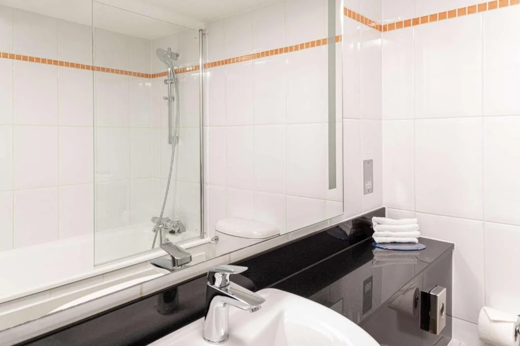 Junior Suite, Hilton London Kensington Hotel