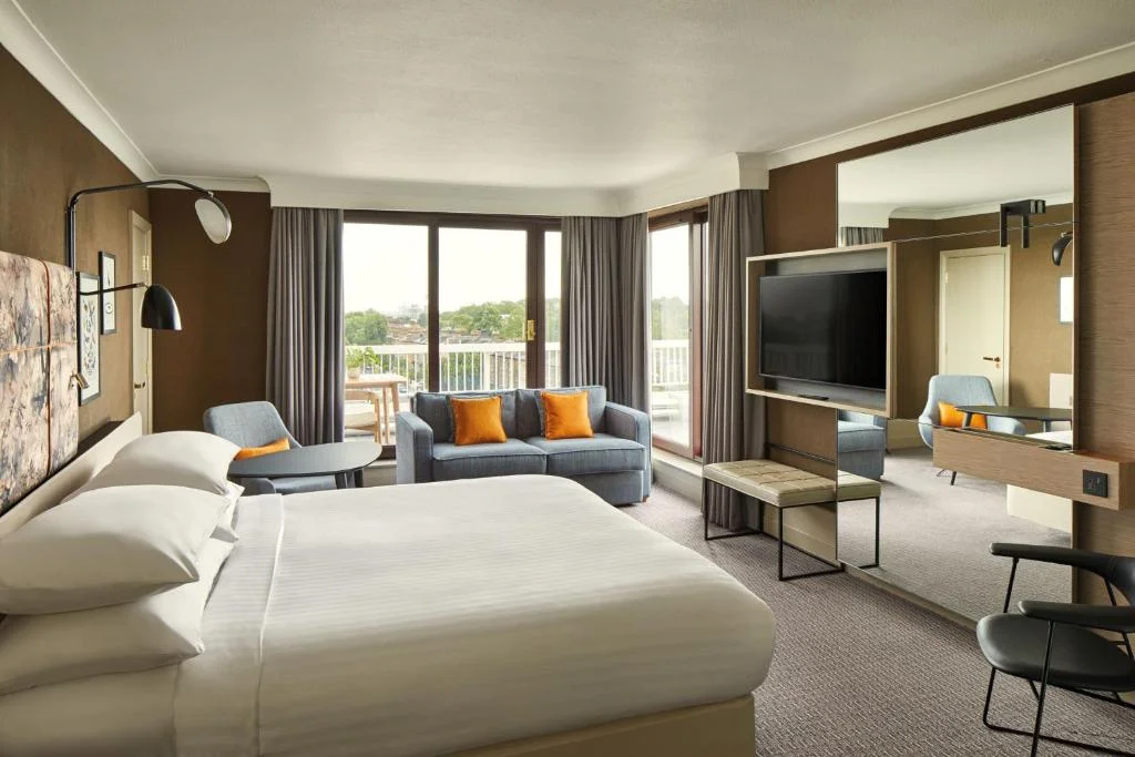 Junior King Suite - Club Lounge Access, London Marriott Hotel Regents Park