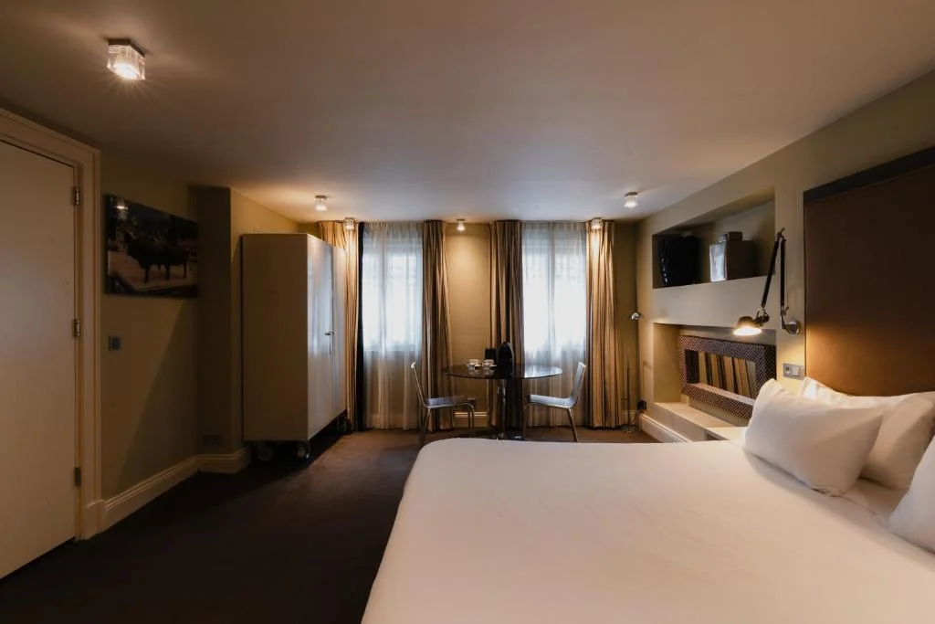 Souterrain Executive Double or Twin Room, Hotel Roemer Amsterdam