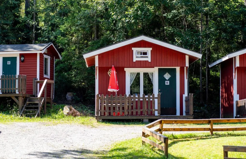Large Cottage with Shared Bathroom, Stockholm Ängby Camping