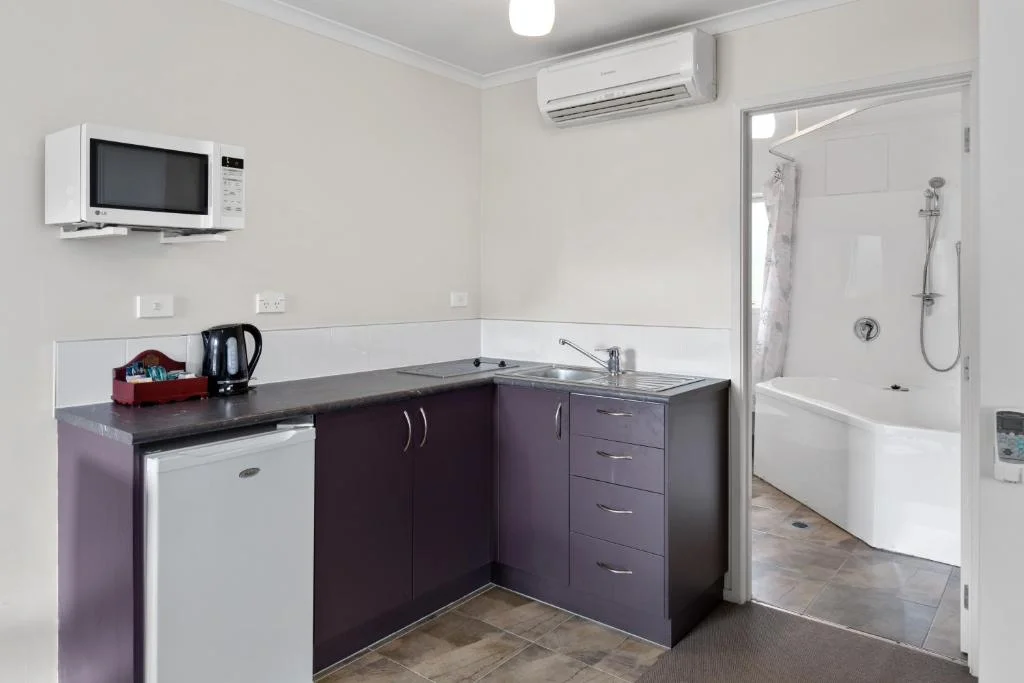 Superior One-Bedroom Suite, Best Western BKs Pioneer Motor Lodge