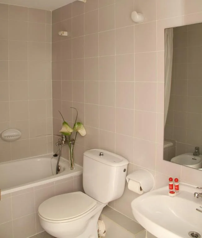Interior twin room , Hotel Monegal