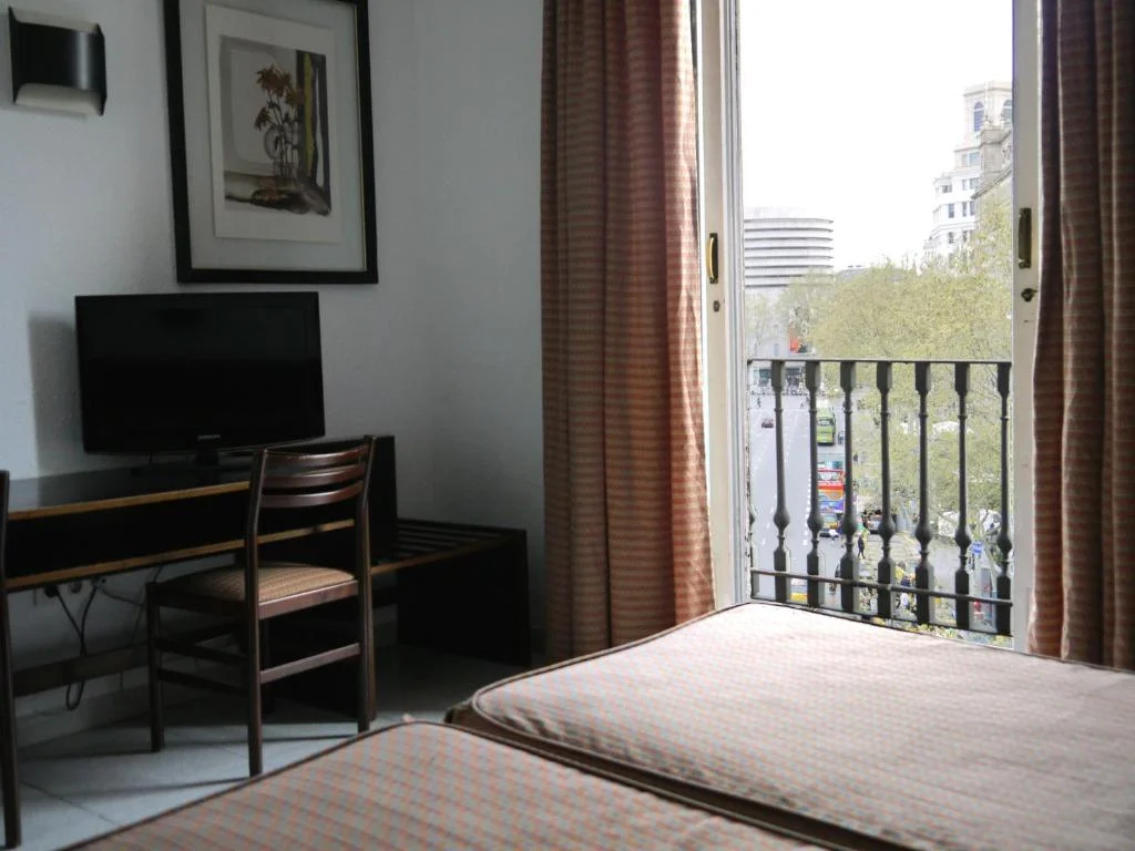 Double Room with Balcony and views to Catalunya Square, Hotel Monegal