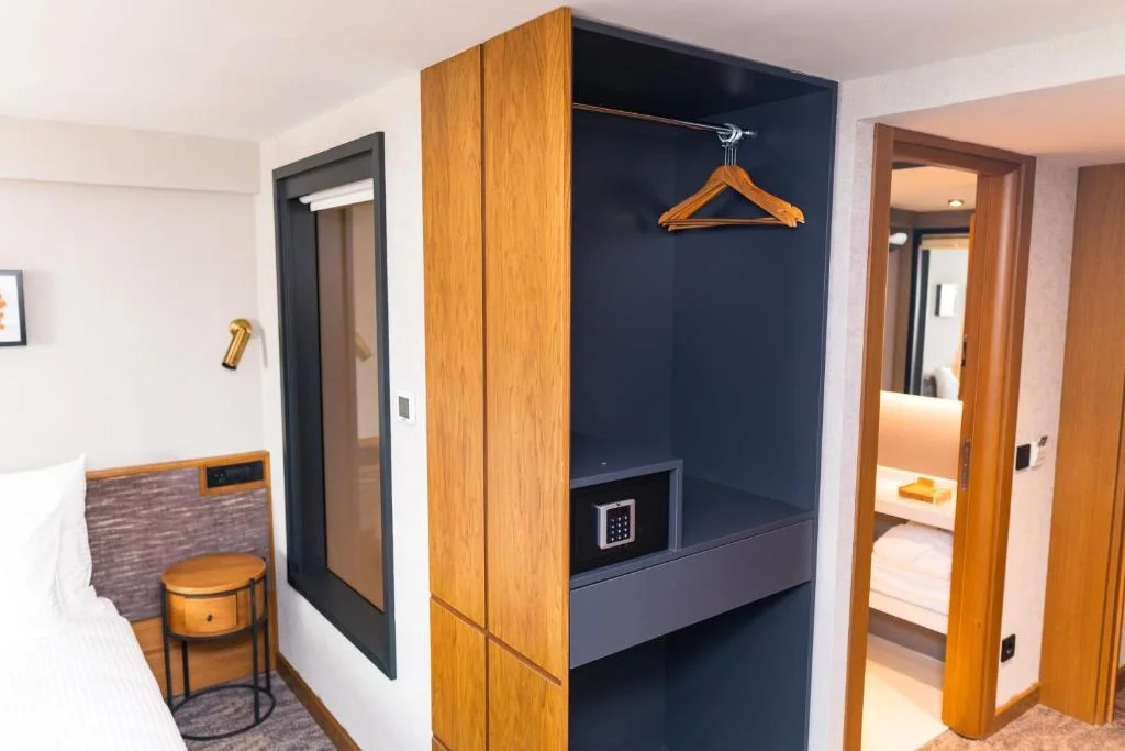 Connecting Family Room with 2 Rooms, MEG HOTEL