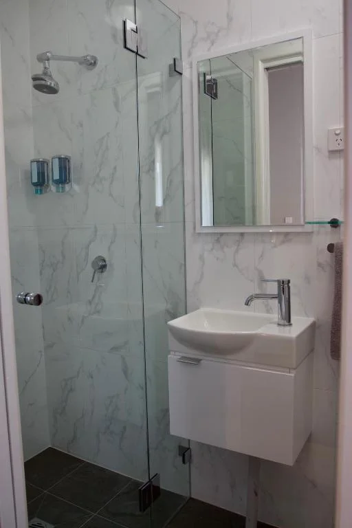 Double Room with Private Bathroom, Carnarvon Lodge Kirribilli, Sydney