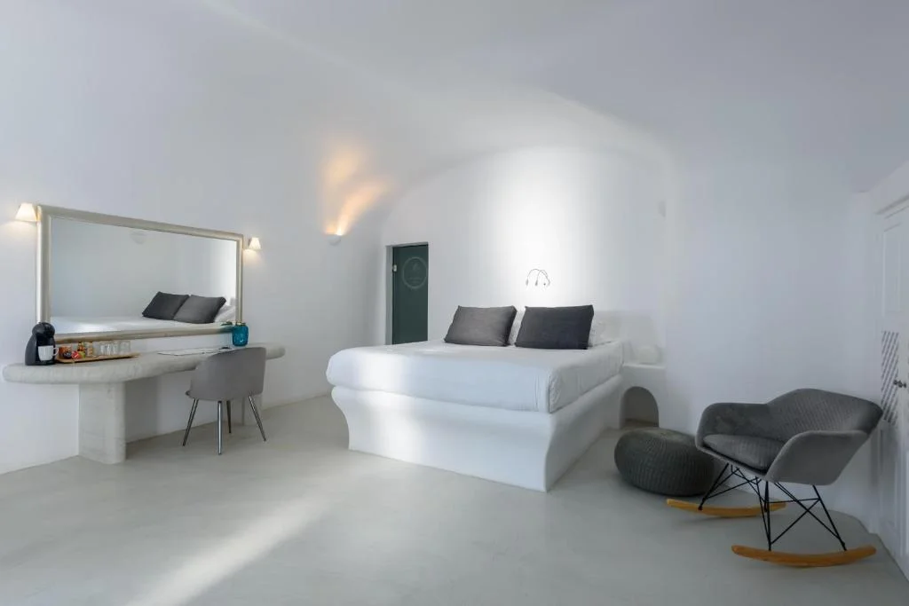 Angels infinity pool suite, Pegasus Suites & Spa