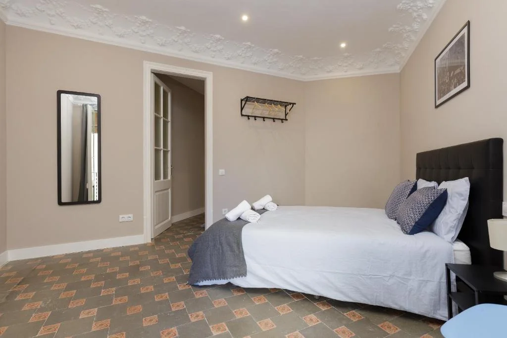 Apartment with Shower, Key Barcelona HOUSING (Carrer Girona)