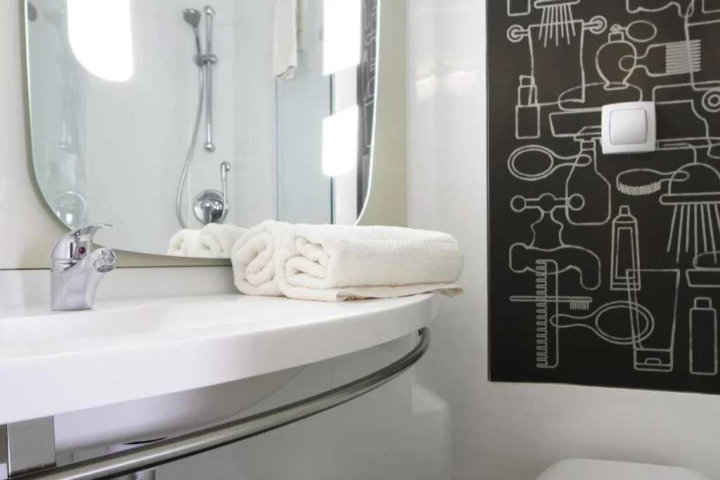 Family Room (2 Adults and 1 Child), ibis London City - Shoreditch