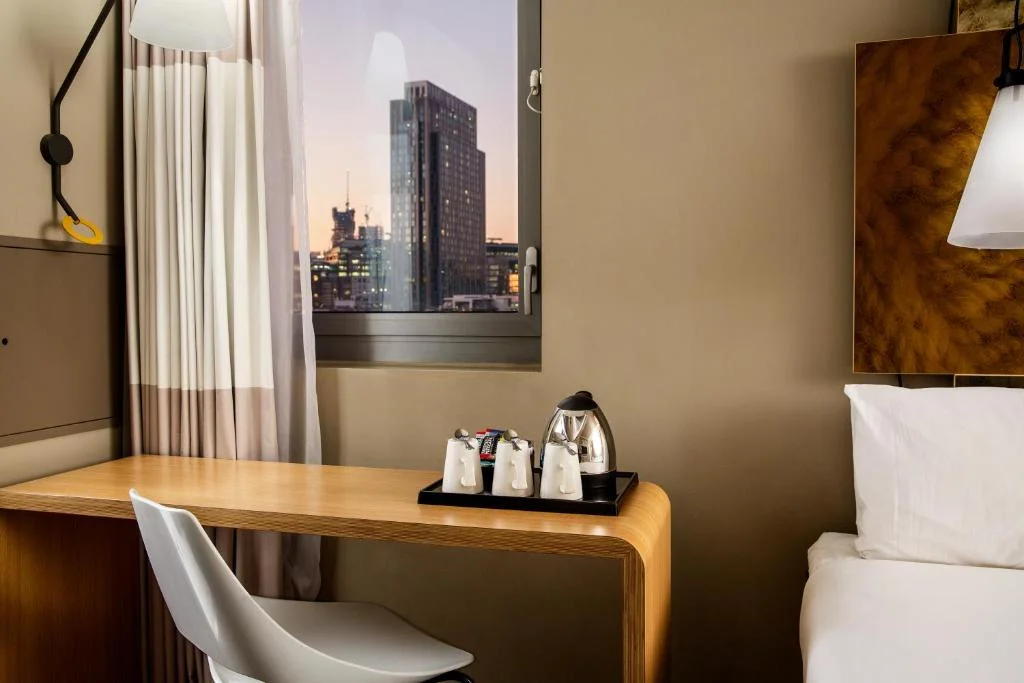 Triple Room, ibis London City - Shoreditch
