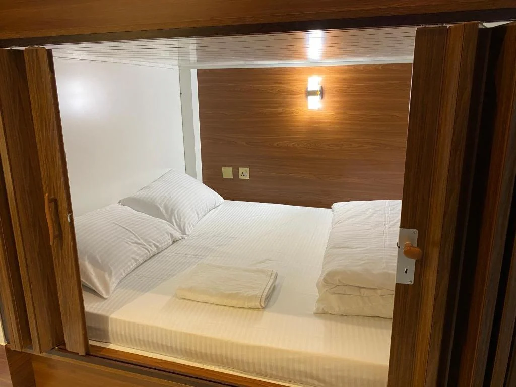 Capsule Chalet, Miami Pod Hostel - Deira