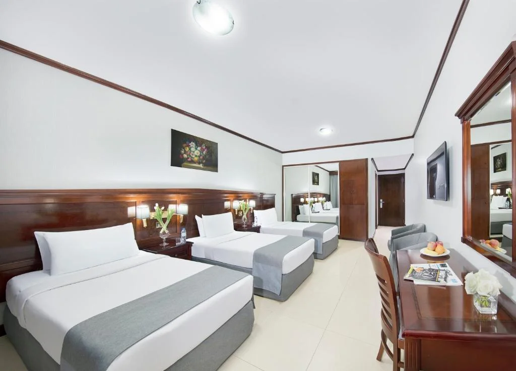 Superior Triple Room, Admiral Plaza Hotel