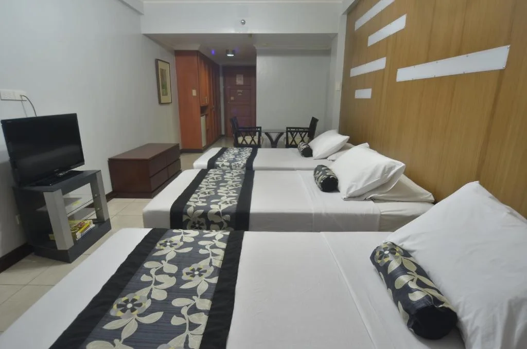 Standard Triple Room, Jupiter Suites