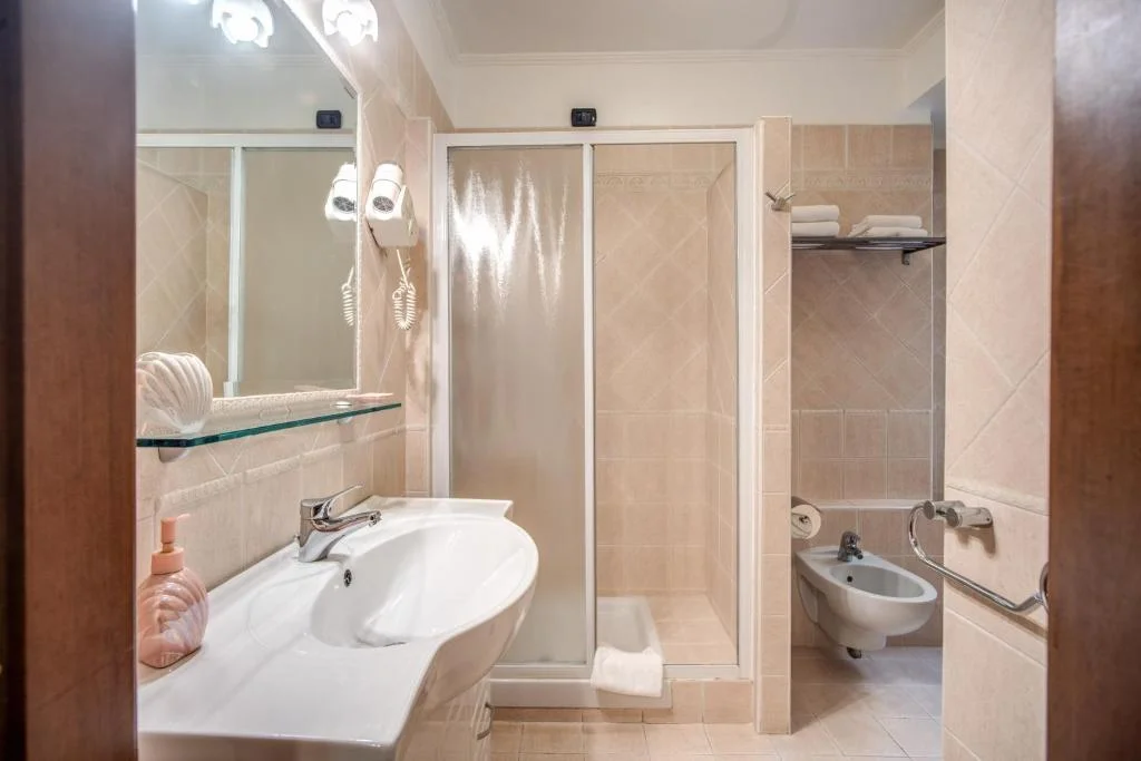 Double Room, Nakissa Inn