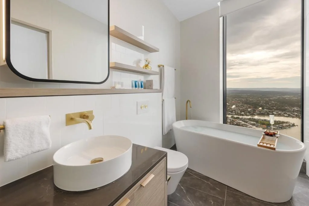 Three Bedroom Ocean Sky Suite, Meriton Suites Surfers Paradise