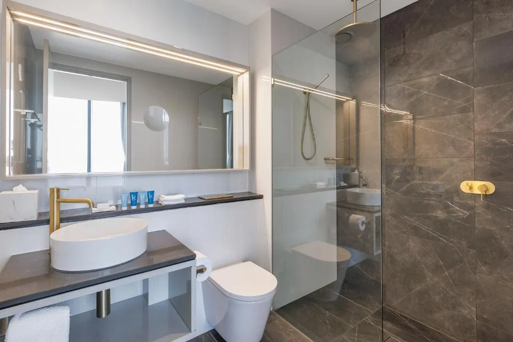 Three Bedroom Ocean Suite, Meriton Suites Surfers Paradise