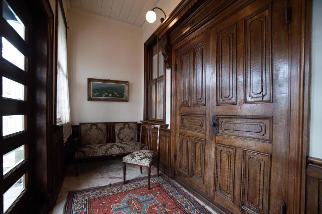 One-Bedroom Villa, National Important Cultural PropertyTACHIKAWAKE Tachikawa Family's House