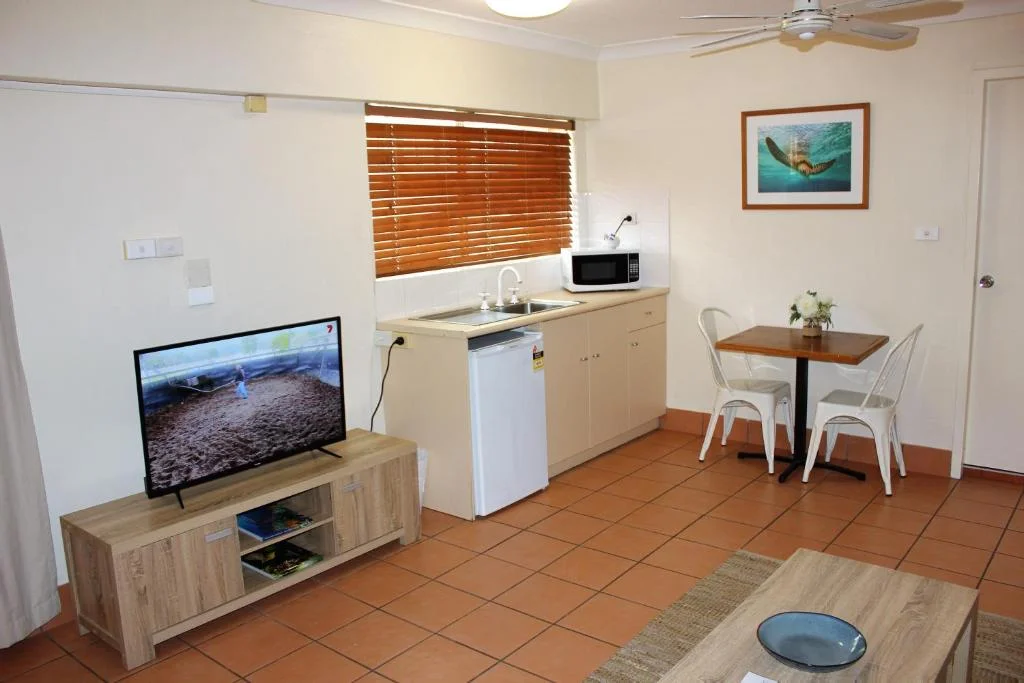 Studio, Lake Central Cairns