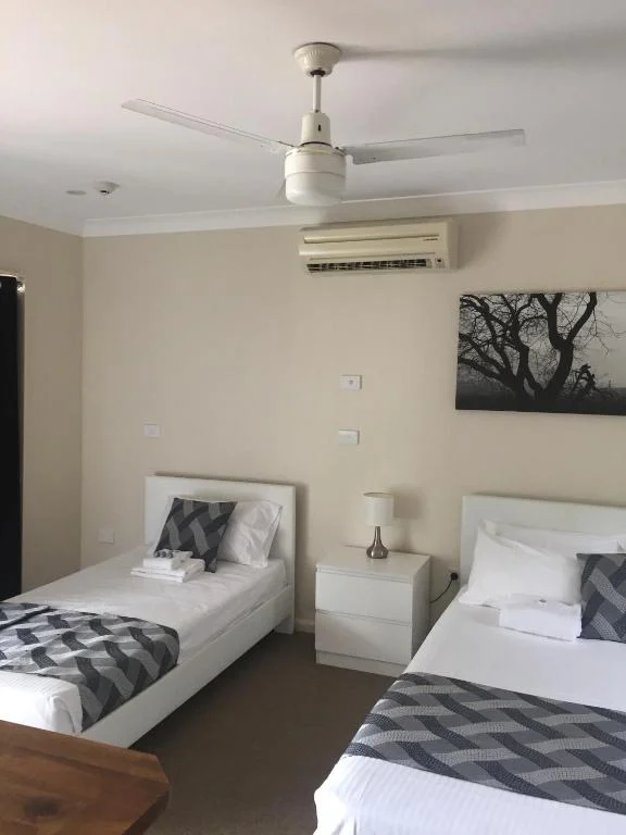 Triple Room, Narimba Motel