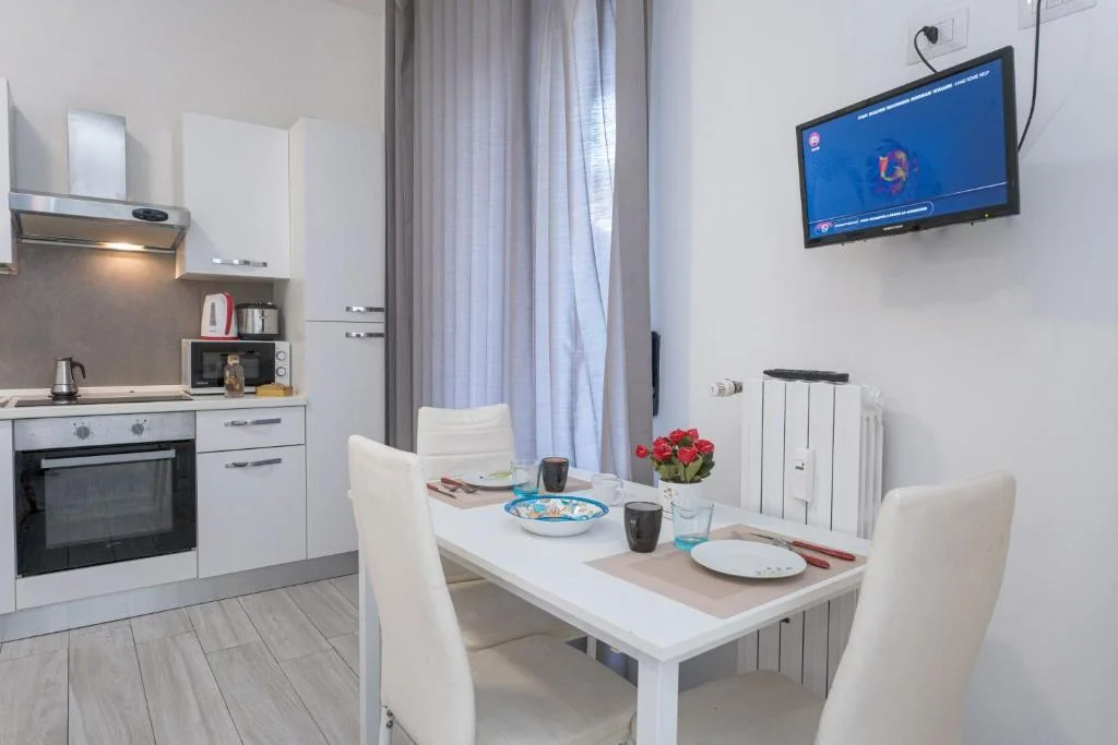 One-Bedroom Standard Apartment, APARTMENTS VISTALLIHOUSE
