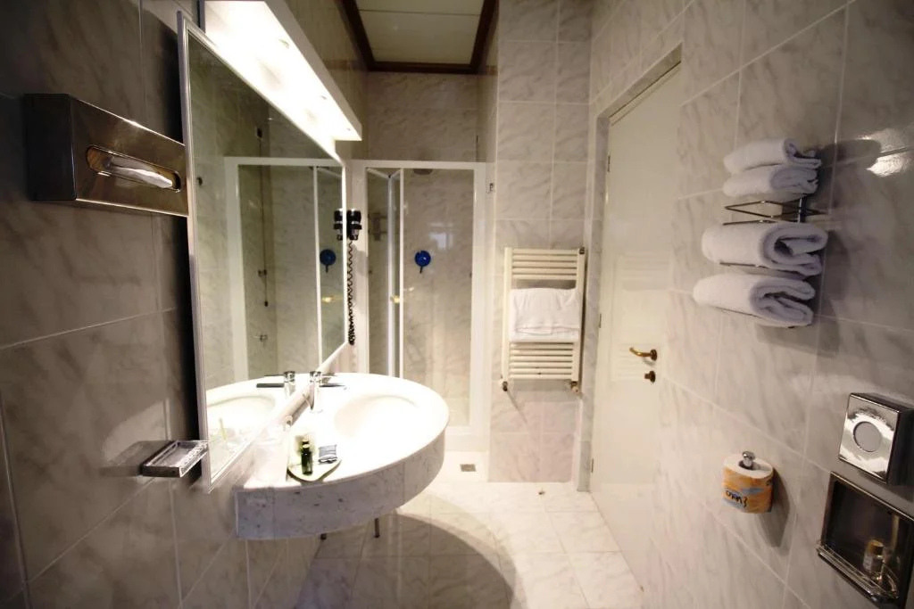 Small Double Room with French Bed, Best Western Hotel Moderno Verdi