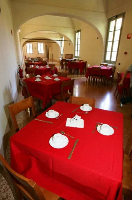 Triple Room with Shared Bathroom, Student's Hostel Della Ghiara