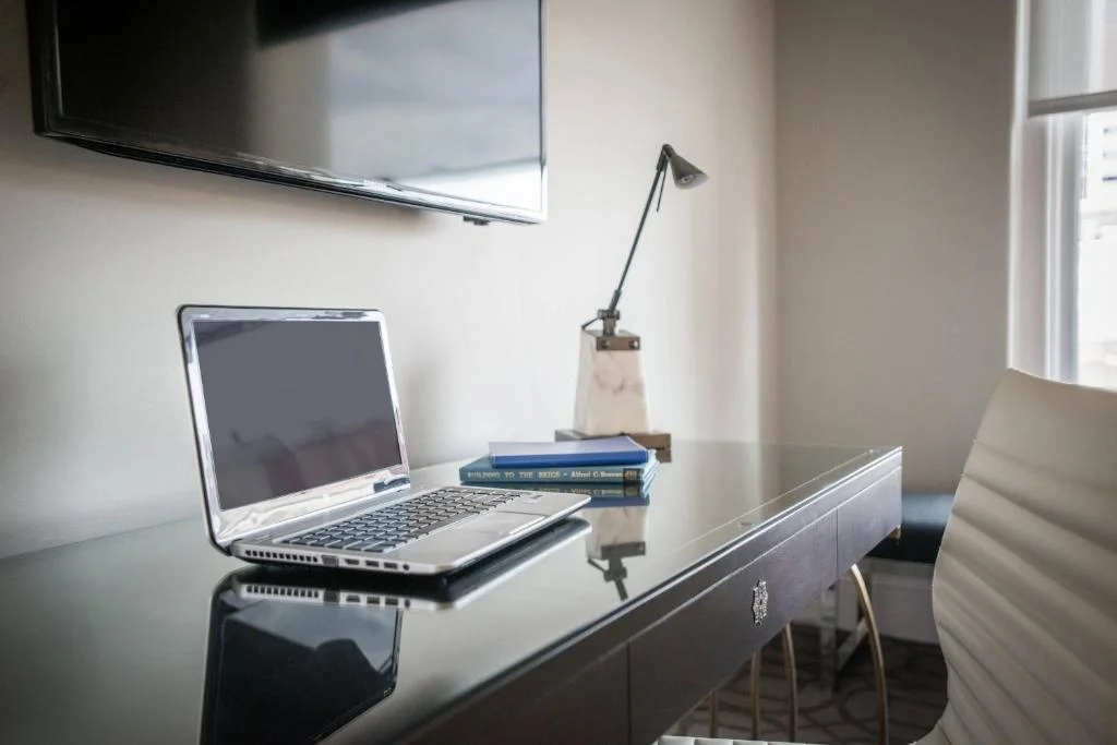 Deluxe Guest Room with One King Bed, Magnolia Hotel Denver, a Tribute Portfolio Hotel
