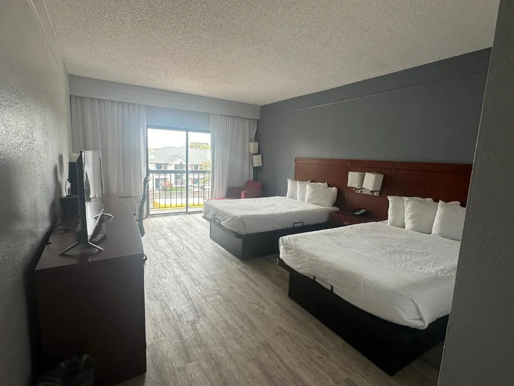 Double Room with Two Double Beds and Bathtub w/Grab Bars - Non-Smoking, Super 8 by Wyndham Dallas Love Field Airport