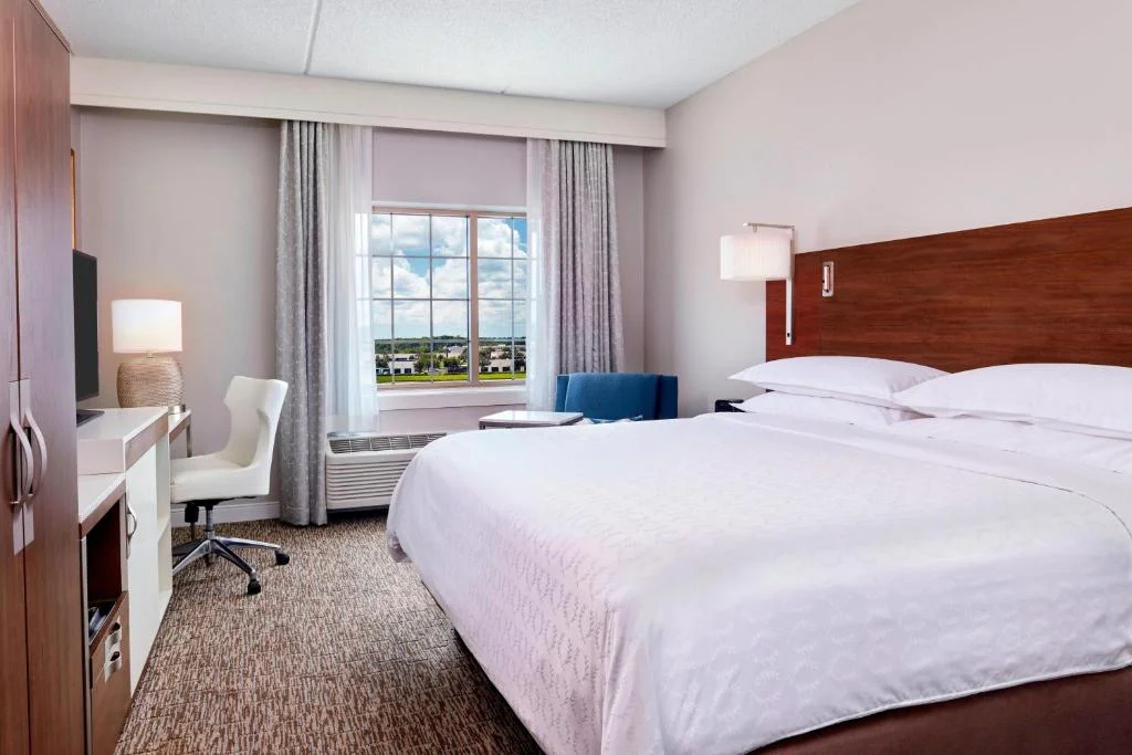 Club level, Guest room, 1 King, Sheraton Jacksonville Hotel