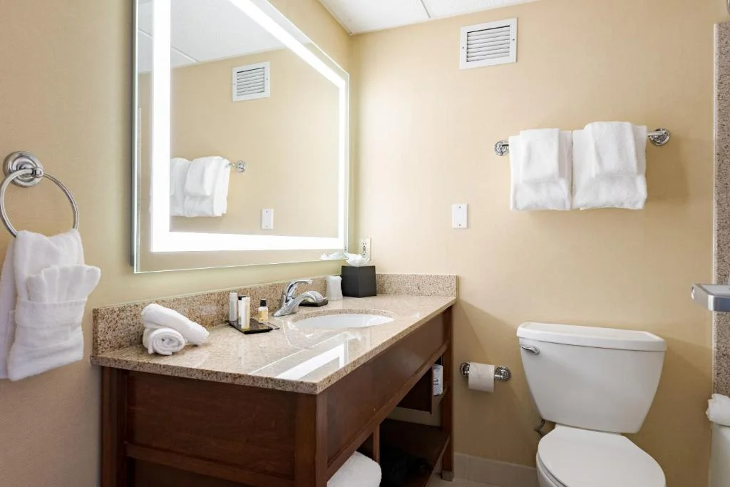 Queen Room with Two Queen Beds - Non-Smoking, Wyndham Omaha Hotel - West Dodge