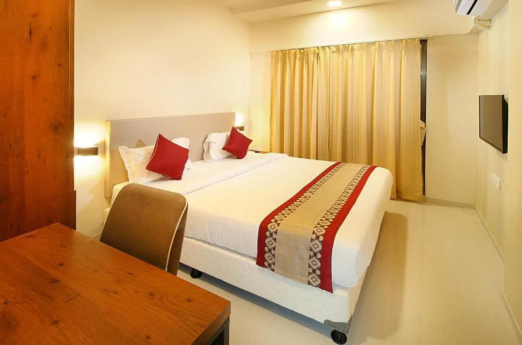 Luxury Apartment, Mumbai House Luxury Apartments Santacruz East, Mumbai