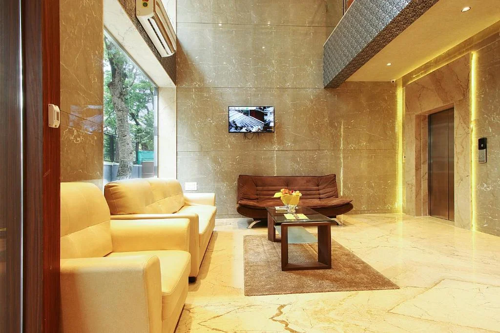 Apartment With Shared Bathroom, Mumbai House Luxury Apartments Santacruz East, Mumbai