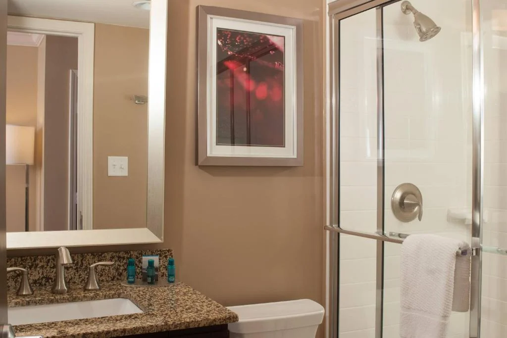 King Room, Delta Hotels by Marriott Orlando Lake Buena Vista