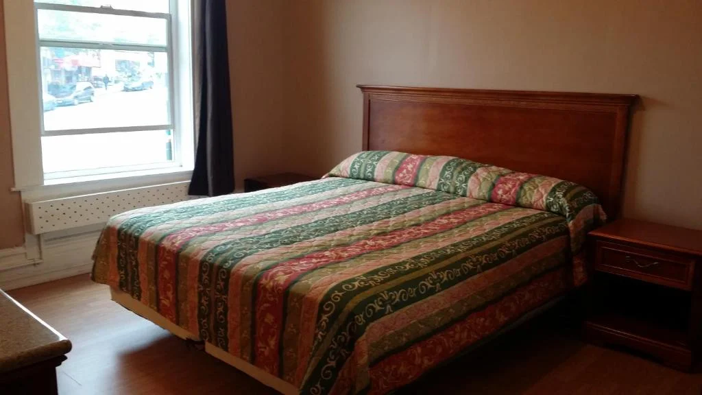 King Room with Shared Bathroom, Europa Hotel