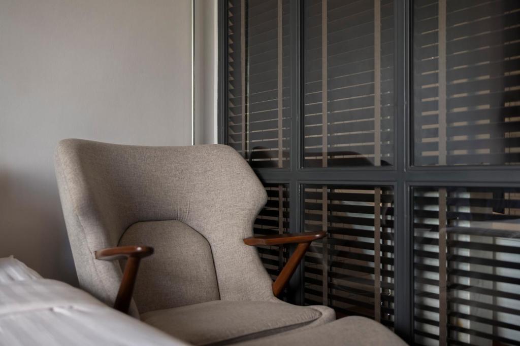Deluxe Double Room with Bath, Iron32 Hotel