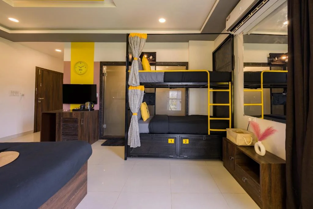 Standard Quadruple Room with Balcony, The Hosteller Gokarna